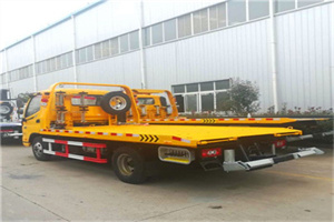 增城附近拖车救援搭电